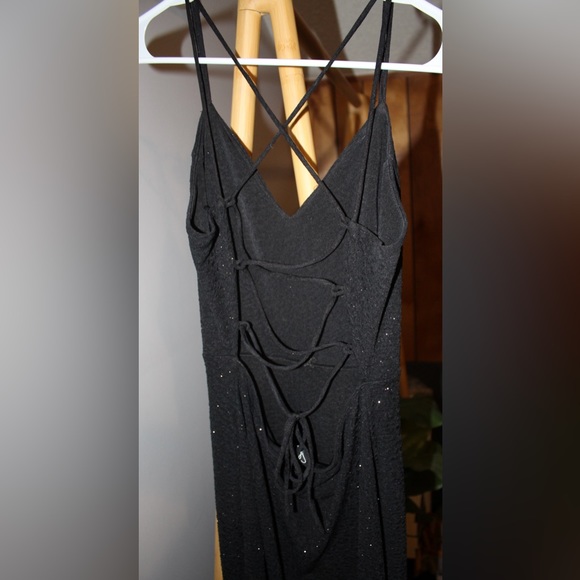 Women’s Windsor prom dress - Picture 3 of 6